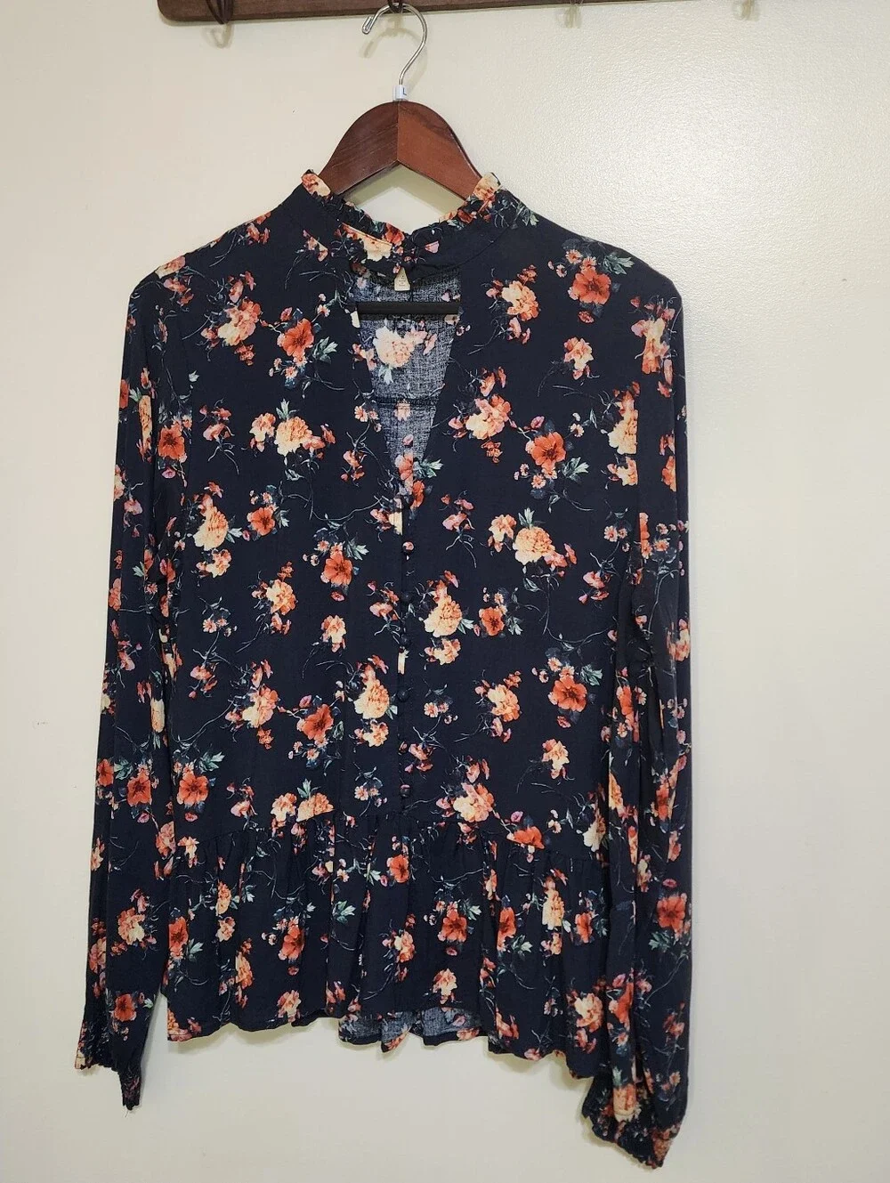 Hem & Thread Womens Tunic Boho S. Large Shirt Floral Ruffle Button Up Keyhole - Picture 3 of 10